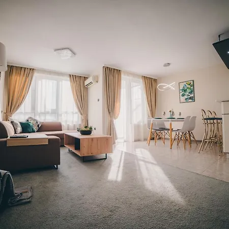 Unbeatable Location: New & Comfy アパート