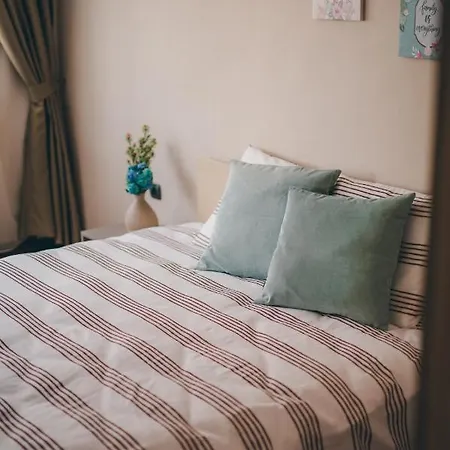 アパート Unbeatable Location: New & Comfy *