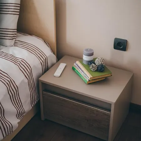 Unbeatable Location: New & Comfy *