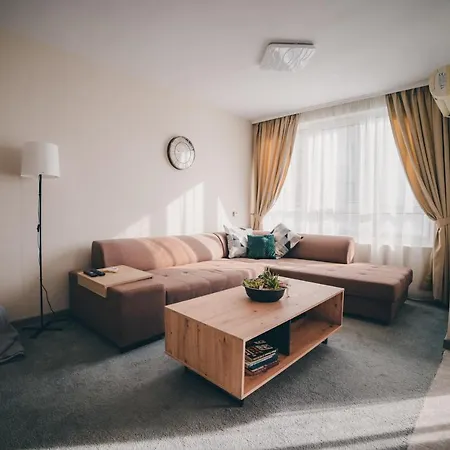 Unbeatable Location: New & Comfy Βάρνα