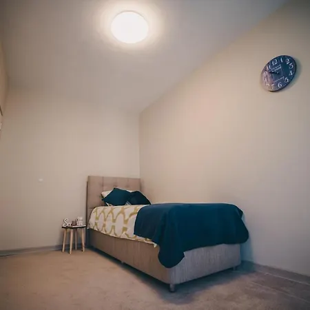 Unbeatable Location: New & Comfy 아파트